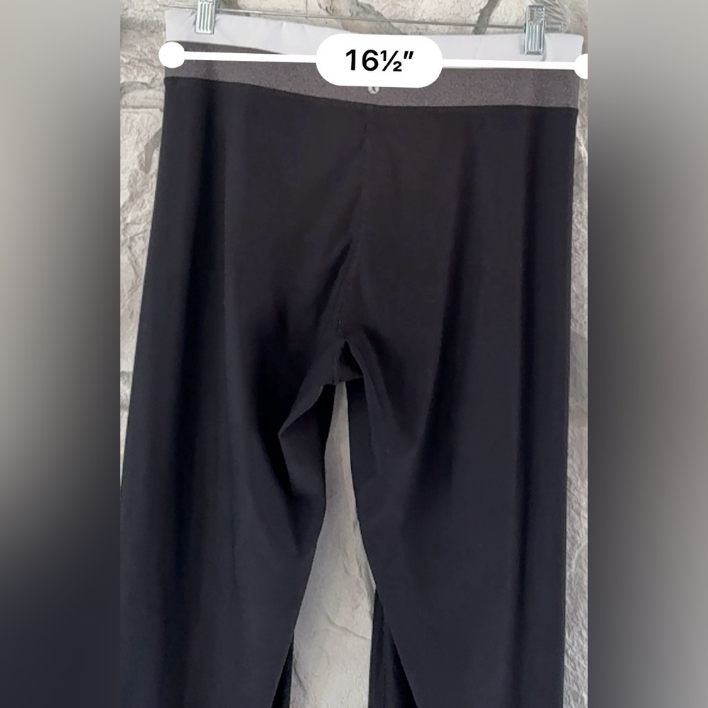 Xersion | Women’s Activewear Black Leggings with Pocket, Size XL - Picture 6 of 10